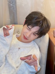 黄明昊：抬头看星星就是我