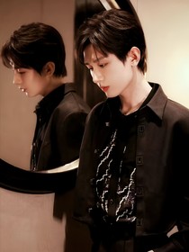 成毅：乖，給哥哥親一口