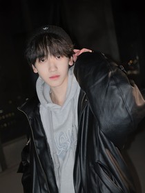 左奇函：愛意緋淺