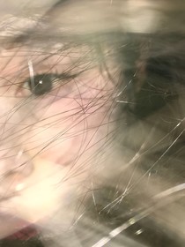 她活在童话里