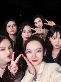 女推2：想和姐姐贴贴