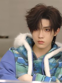 T0P登陸少年：蘇新皓重生之不愿走以前的路