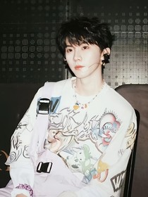 马嘉祺：夏日春潮