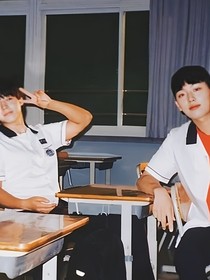 弱小英雄：在盛夏相见