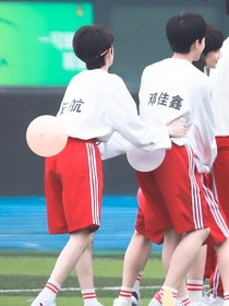 左邓：别离开我嘛……