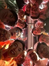 德云社隔壁刘老根大剧院里的机灵丫头