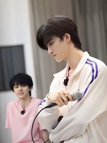 跟死对头表白后他缠上我了