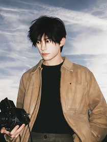 易烊千璽：易璐同行