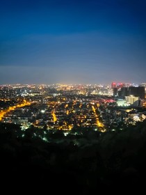 夜晚燈火依然燦爛