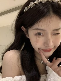 八年相伴