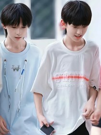奇文：你讀萬卷書，我?guī)阈腥f里路