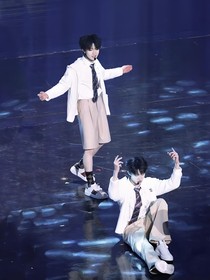 我們就像是莫比烏斯環(huán)