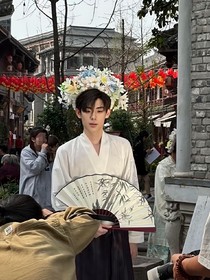 玩世不恭的女世子