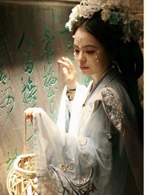清瑶直上九万里