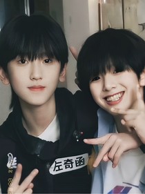 奇铭：学神同桌不好惹