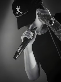全Rapper：你这一点都不黑怕