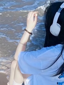 海邊的藍(lán)色少女
