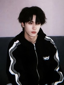 TNT：穿書后我拿下男主了