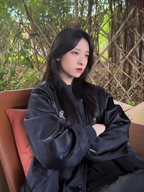 臭臉姐VS小白