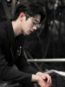 你微笑时很美：谢谢你还爱我