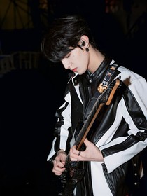 張澤禹：小狗輕咬她嘴唇