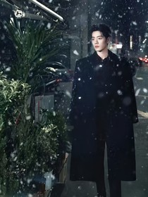他执笔年少