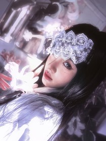 好一个乖乖女：亲吻脸颊痣
