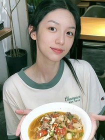 劉耀文：唇釘打濕芙蓉鳥