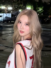 黃子弘凡：百合暗香