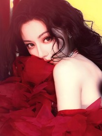 图她脚踝美