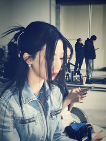 院人：冬色折成春