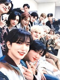 seventeen：青梅竹馬的我竟然成了他們的經(jīng)紀人姐姐！