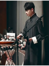 岁晚云雷