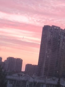 凹凸世界：大赛在地球