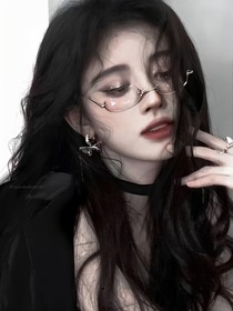 TNT：掐腰吻，咬红唇