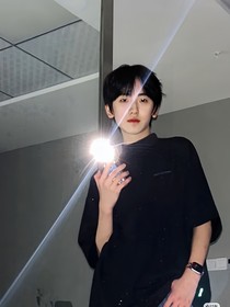 左奇函：青梅贴贴贴