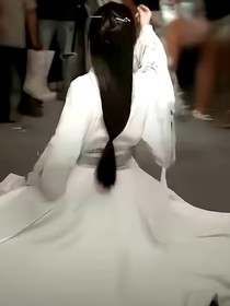 谁偷了帝君的莲藕人偶