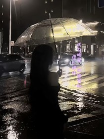 当成为明星，同闺蜜与侄儿住一起