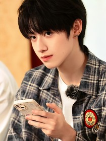 朱志鑫：抓住一只貓貓