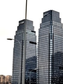 瑜墜落雨