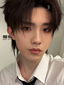 苏新皓：和顶流炒CP