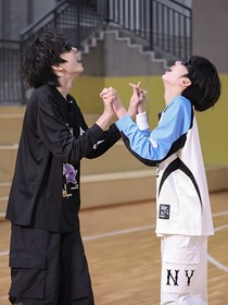 从借纸巾到牵小手