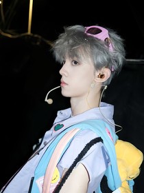 all左：小青梅