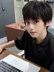 楊涵博：熱吻沉論