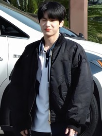 严浩翔：败山茶