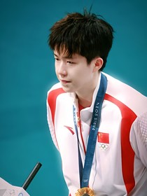 王楚钦：鞍与拍