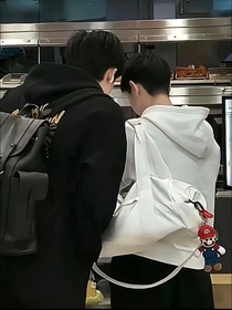 藏在课桌里的双向箭头