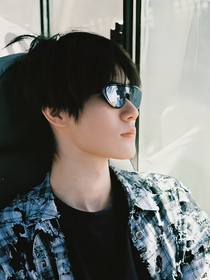 张真源，你叛逆期啊！！！