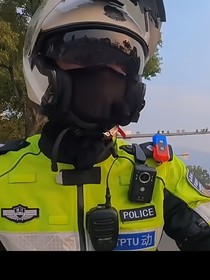引诱他深陷