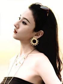 周深：跨越星辰奔向你